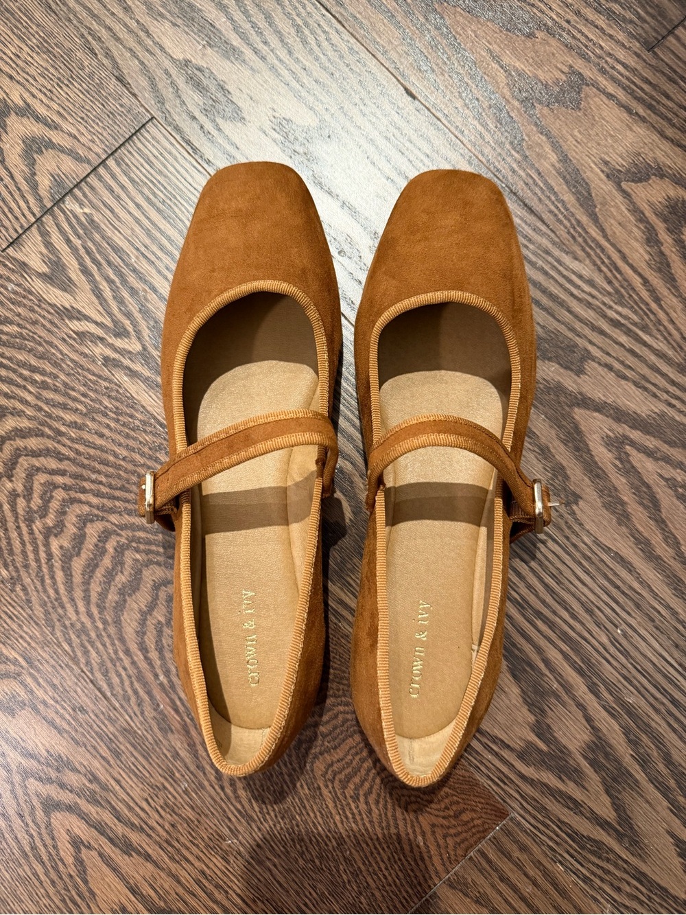 Crown & Ivy Women's Suede Mary Jane Flats in Tan Never Worn Sz 9.5